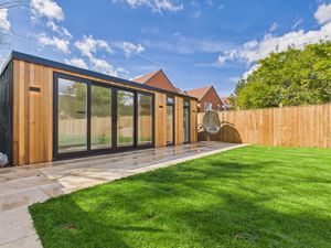 Office/Gym- click for photo gallery